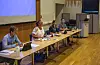På ny arena: F.v. rådmann Jostein Førre, varaordførar Ruth Eriksen (Frp), ordførar Linn Therese Erve (Ap) og politisk sekretær Bjarte Stølås Storli under kommunestyremøtet i Vigdartun.
