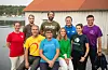 Partileiarane i Sveio møttest til debatt i maritime omgivnader torsdag kveld. Framme f.v. Jarle Jacobsen (KrF), Ruth G. Ø. Eriksen (Frp), Monica Vandaskog Valen (Sp) og Ruth Vihovde Strand (V). Bak f.v. Linn Therese Erve (Ap), Olav Olsen (SV), Kjartan Moe Hustvedt (MDG), André Mundal Haukås (H) og Asle G. Halleraker (TvF).
