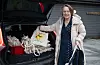 Fullasta: Biblioteksjef Kristine Thorkildsen hadde med seg 25 tøyvesker med bøker til Sveio barnehage. Solkroken barnehage har fått like mange Foto: Einar Vestvik