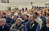 Over 200 personar tok turen til folkemøtet i Skjold Arena, også frå Sveio. Svein-Erik Larsen / Grannar