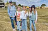 Gry Lie (t.v.), Marie Lie Lothe (10), Vivian Gjertsen (11) og Sophia Lie Hinds (11) frå Torvastad på Karmøy var blant dei som tok turen for nokre slag med golfkølla.