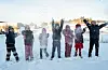 Gjengen frå Bua kultur- og friluftsbarnehage gler seg over snøfalllet. F.v.: Robert Rossebø, Nova Helvig Bua, Elise Belsnes Ulriksen, Ole Tverrfjell, Natalie Helvig Bua, Ovidia Ekrheim og Johannes Jacobsen Mokleiv.FOTO: THOMAS VALLESTAD DRAGESET