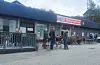 Grillar var sett opp utanfor Postkafeen. Foto: Privat