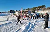 Dei aller første startande på lang løype er klar. Knut Netland frå TV Haugaland sikrar seg video av dei startande. Foto: Kjartan Moe Hustvedt