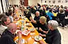 Etter at koret holdt konsert lørdag kveld for menigheten Santissima Trinità, ble de invitert på et måltid av samme menighet. Foto: Privat