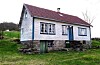 Det gamle våningshuset på «Stora-Fjon». Huset er veldig gammalt. På skiltet over inngongsdøra står det 1729. Det var her spelemannen Endre Hanson Fjon, eller «Fjonaren» som han blei kalla blei født og voks opp.
