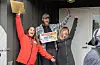 Jorun Stiansen saman med ekteparet Erlend Opedal og Monica Nesse Opedal. FOTO: GUNNHILD LØNNING
