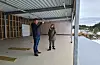 – Der borte kjem 9-holsbana, seier Gavin Hinds, men understrekar at det vil ta ei tid før den er klar, då ein halvpart av bana ikkje er ferdig regulert. Varaordførar Ruth G. Østebøvik Eriksen, som fekk ein liten, spontan omvisning av golfpark-leiaren denne veka gler til bana er klar. – Eg har ikkje tålmod til å spela 18-hol, ler ho.
