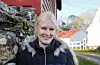 Sjølv om ho boblar over av fantasi og skrivelyst, er dagane på småbruket ganske kvardagslege. Her driv ho Stutteri GK som avlar varmblodshestar, den «vanlege» jobben har ho på SIM sin miljøstasjonen i Sveio. Kveldane og andre ledige stunder blir nytta til skriving. I februar vil boka «Øya på sokkelen» koma for sal i butikkane.