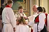 18. juni i fjor var biskop Ragnhild Jepsen i Sveio kyrkje og vigsla Runar Larsen til prest. Til høgre prost Svein Arne Theodorsen som går av med pensjon i oktober.
