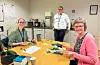 Frå venstre Mari Arnestad, Merethe Hansen og Sonja Dahle i Haugesund Sparebank hadde full kontroll på oppteljinga.