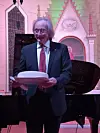 Jubilanten Einar Økland fekk med seg marsipankake heim.