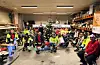 Lagerhallen i Sveio sentrum blei brukt som festlokale, og eit flott pynta tre fekk fram julestemninga då Engelsen Bygg as, inviterte sine tilsette på førjulskos fredag.