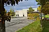 Sveio soknehus blir arena for dei som skal vaksinerast i neste veke. Seks personar frå helse og omsorg er med for å losa folk til rett plass, før og etter stikket.