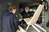 Peder Robberstad Vold og Noah Osnes Lønning er snart ferdig med endå ein stol. Foto: Einar Vestvik