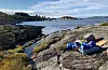 Langs strendene blei det gjort ein god innsats. Båtar frå Skjærgårdsservice og Bremnes Seashore samla opp avfallet, og køyrde til næraste containar.