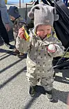 Magnus Lund Larsen 2,5 år på eggjakt på Ryvarden.