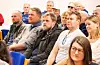 Mange møtte opp på første rad då det vart invitert til folkemøte om framtida for nærbutikken i Auklandshamn.FOTO: THOMAS VALLESTAD DRAGESET
