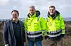 Saman om solkraft. Ordførar André Mundal Haukås i Sveio saman med utbyggingsleiar Sveinung Eskeland og direktør Kristian Gautesen i Endra.