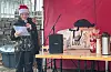 Sjur Folgerø ønskte alle velkomen til julegrantenninga. Foto: Anne Synnøve Breistig