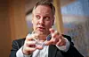 Samferdselsminister Jon-Ivar Nygård (Ap) lovar meir pengar til vedlikehald av riksvegar i statsbudsjettet til neste år.