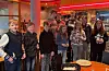 Medlemmene har nett fått utdelt merkene. Framme f.v.: Hans Ole Ness Emberland, Kristian Johan Saltvedt, Sondre Knudsen, Karen Sofie Saltvedt, Agathe Ness Emberland og Vilde Lønning.Bak f.v: Jørgen Haldin Vallestad, Johannes Ness Emberland, Kristian Haaversen, Martin Emberland og Marie Emberland.