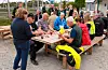 Fylkesordførar Jon Askeland (med gul motorsykkeljakke ved sida av seg) og politikerkortesjen på MC-tur stakk også innom.