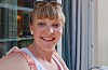 Anne Ness Emberland veit at vatn er best å bada i tidleg i sesongen.