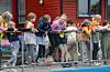 Publikum ventar på at stafetten skal kome i gang.FOTO: TORSTEIN TYSVÆR NYMOEN