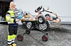 Gabriel har allereie fått tak i ein ny gokart-hjelm. No sel han ved for å «nedbetala» hjelmen. FOTO: GUNNHILD LØNNING