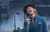 Adam Douglas i aksjon på scena under festivalen OverOslo i 2021.