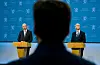Finansminister Trygve Slagsvold Vedum (t.v.) og statsminister Jonas Gahr Støre la fredag fram ein krisepakke på 14,4 milliardar kroner. Foto: Ole Berg-Rusten / NTB / NPK