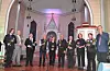 Kvelden vart avslutta med blomsterseremoni til bidragsytarar i Valestrand kulturkyrkje.