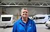 Rommet bak avdelingsleiar Øystein Tveit skal bli utstillingshall for bubilar og campingvogner. Bak fotografen blir det verkstad.Foto: Einar Vestvik
