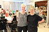 Mirjam Simonsen (t.v.) og Stina-Marie Strømsvold jobbar på omsorgssenteret og finn på aktivitetar for brukarane.