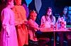 Glimt frå 10. klassingane ved Sveio skule sin kabaret «Det er ikke bare bare med barnebursdag».FOTO: TORSTEIN TYSVÆR NYMOEN