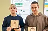 Odin Bua og Semb Aiden Haukås Sørskår har brukt svipenn og laga bilde med motiv frå Tsjetsjenia.