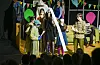 Glimt frå 10. klassingane ved Sveio skule sin kabaret «Det er ikke bare bare med barnebursdag».FOTO: TORSTEIN TYSVÆR NYMOEN