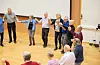 Litt oppvarmingsdans var naudsynt.FOTO: THOMAS VALLESTAD DRAGESET