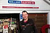 Svein Erik Bjelland i Bjelland Elektro AS slit med å få tak i både fagfolk og lærlingar. Foto: Einar Vestvik