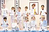 Sveio Karate nybegynnarar. Bak frå venstre: Julie Lønning, Milana Basaeva, Hamzat Magomadov, Birk Aleksander Roos, Ritaj Alnobeiti, Yasmin Alnobeiti.Foran frå venstre: Abdulrahman Alnobeite, Alhazur Magomadov, Aisha Magomadova, Amina Magomadova og Kasper Halleraker.FOTO: THOMAS VALLESTAD DRAGESET