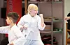 Julie Lønning står i forsvar mot sensei Synniva Agasøster.FOTO: THOMAS VALLESTAD DRAGESET