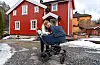 Kommunar vil gjerne halda på innbyggarane sine, men korleis skal dei greia det? Mange unge i distrikta seier at det å ha moglegheita til å gje sine eigne born ein like god barndom som dei sjølv har hatt, er viktig for at dei skal bli buande. Men forsking viser at dei ikkje alltid får ta like stor del i utforminga av framtidsbygda.
