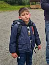 Skuleguten Jamal Alshehadat var litt alvorleg før det ringte inn, men syntest det var greit å bli tatt bilde av.