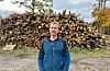 – I blandingsved finst det ofte innslag av lauvtresortar som har endå høgare brennverdi enn bjørk, seier vedprodusent og gardbrukar Simen Solberg.