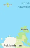 Hjartholmen er ein liten, flat holme tett på hovudskipsleia gjennom Bømlafjorden. Holmen, som tilhøyrer ein grunneigar i Auklandshamn, er hekkeplass for sjøfugl. Kart: OpenStreetMap