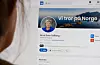 Ei scene i NRK-serien Lykkeland har fått fleire kvinnelege næringstoppar til å endre namnet sitt til «Arne» på LinkedIn. Høgre-leiar Erna Solberg skriv i eit innlegg på LinkedIn at formålet med aksjonen er å synleggjere kjønnsulikskapar i toppstillingar i Noreg. Foto: Erik Johansen / NTB / NPK