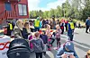 Alle påmelde fekk kvar sin smoothie og banan. Ved behov for meir energi, var det godt utval i kafeen. FOTO: IRENE FLATNES HALDIN