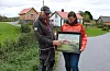Oljemaleriet av Lid-tunet, som Alfred Severin og Åshild Irene Lie (far og dotter) viser fram, hadde vore i Amerika før det kom til Åse. Der blei biletet verande nokre år, før nokon plutseleg oppdaga at motivet var frå Lid. Dermed kom maleriet «heim» igjen, og heng no på stoveveggen i sitt rette miljø. Biletet viser at det i si tid har vore ein fin steingard tett ved huset. Den blei i si tid brukt som steinfylling til ein vegstubb. Bygdevegen er den same, akkurat like smal og svingete som før. Framsteget ligg i asfaltdekket. Framfor gardshuset var det før i tida kjøkkenhage. Målarstykket er signert «A. Bertelsen 43».