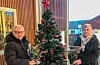 Olga Schmall og Aslaug Svendsbø og trefte mange kjente frå Valestrand-krinsen og gjensynsgleda var stor.